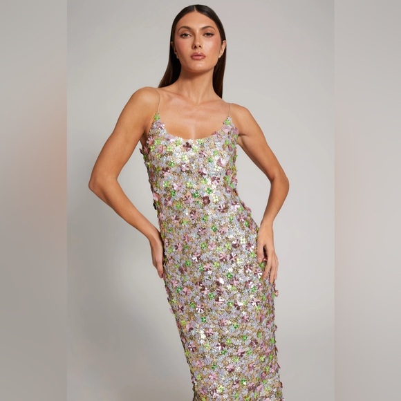 MAC DUGGAL
Multicolor Sleeveless Floral Paillette Embellished Mesh Gown - Picture 3 of 17